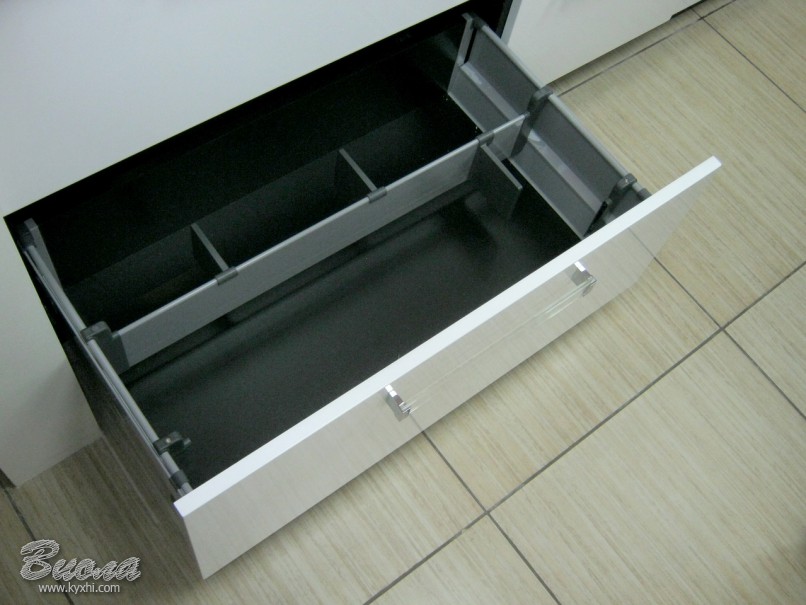 вместительные ящики